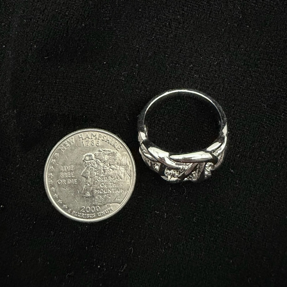 Silver Knot Design Ring - Picture 4 of 4